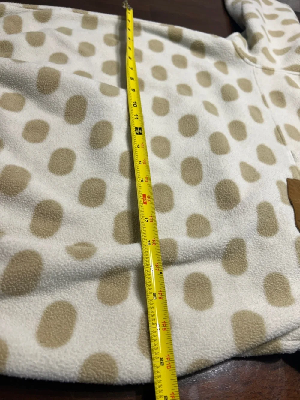 Patagonia Cream and Tan Polka Dot Fleece Synchilla Pullover - Picture 5 of 7